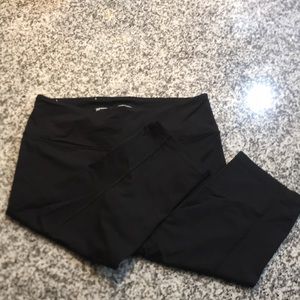 Victoria Sport capri leggings